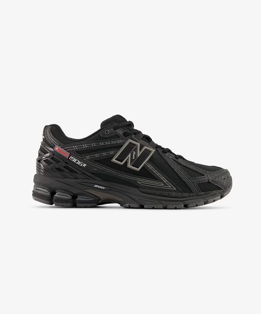 New Balance | 1906R { BLACK