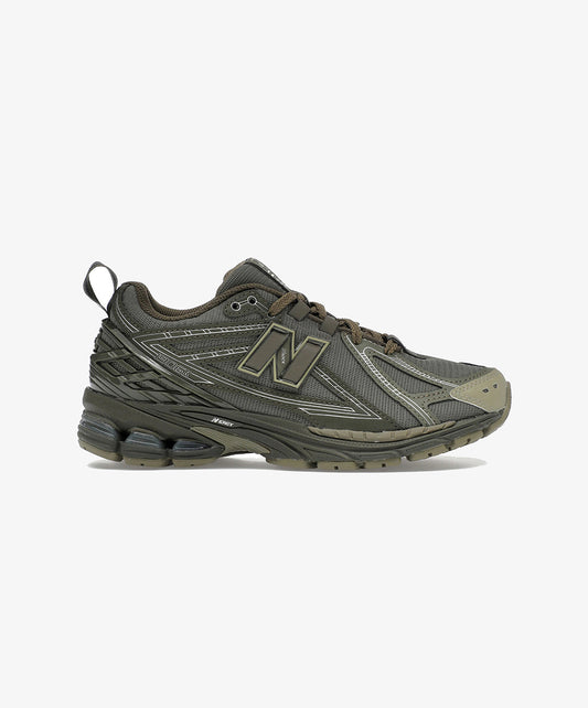 New Balance | 1906R { DARK MOSS