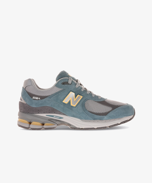 New Balance | 2002 { SALT WATER/WHITE PEACH