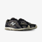 New Balance | 204L { BLACK/MAGNET