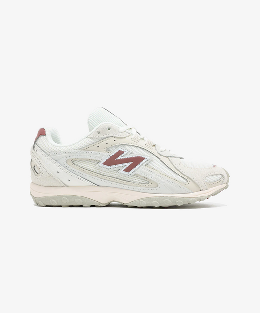 New Balance | 204L { BEIGE