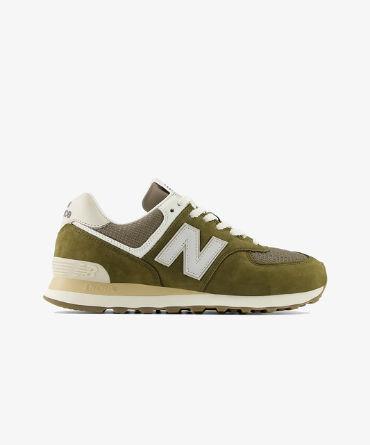 New Balance | 574 { CALCIUM/SILVER METALLIC