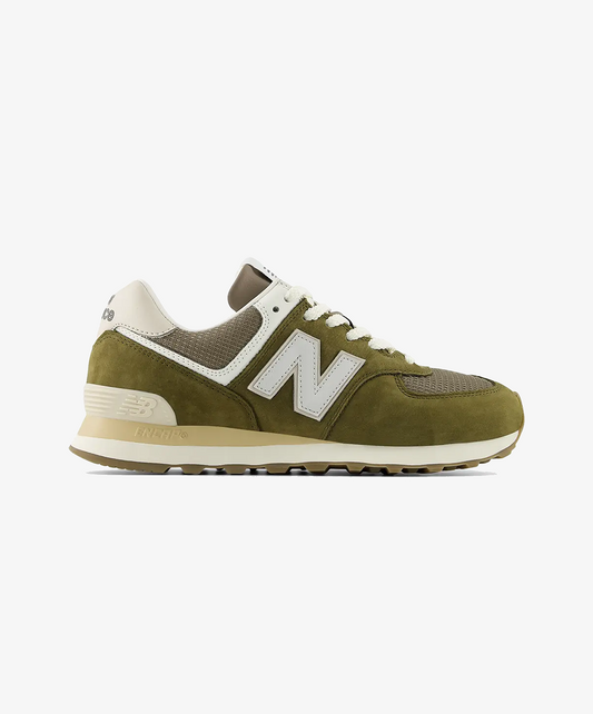 New Balance | 574 { CALCIUM/SILVER METALLIC