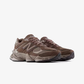 New Balance | 9060 { CORTADO/DOCKSIDE