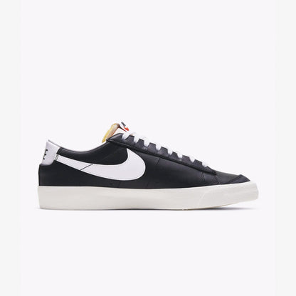 Nike | BLAZER LOW '77 VINTAGE { BLACK/WHITE