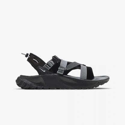Nike | ONEONTA  { BLACK