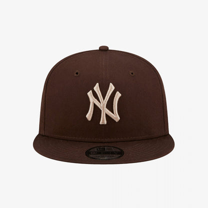 New Era | LEAGUE ESSENTAIAL 9FIFTY NY YANKEES BROWN