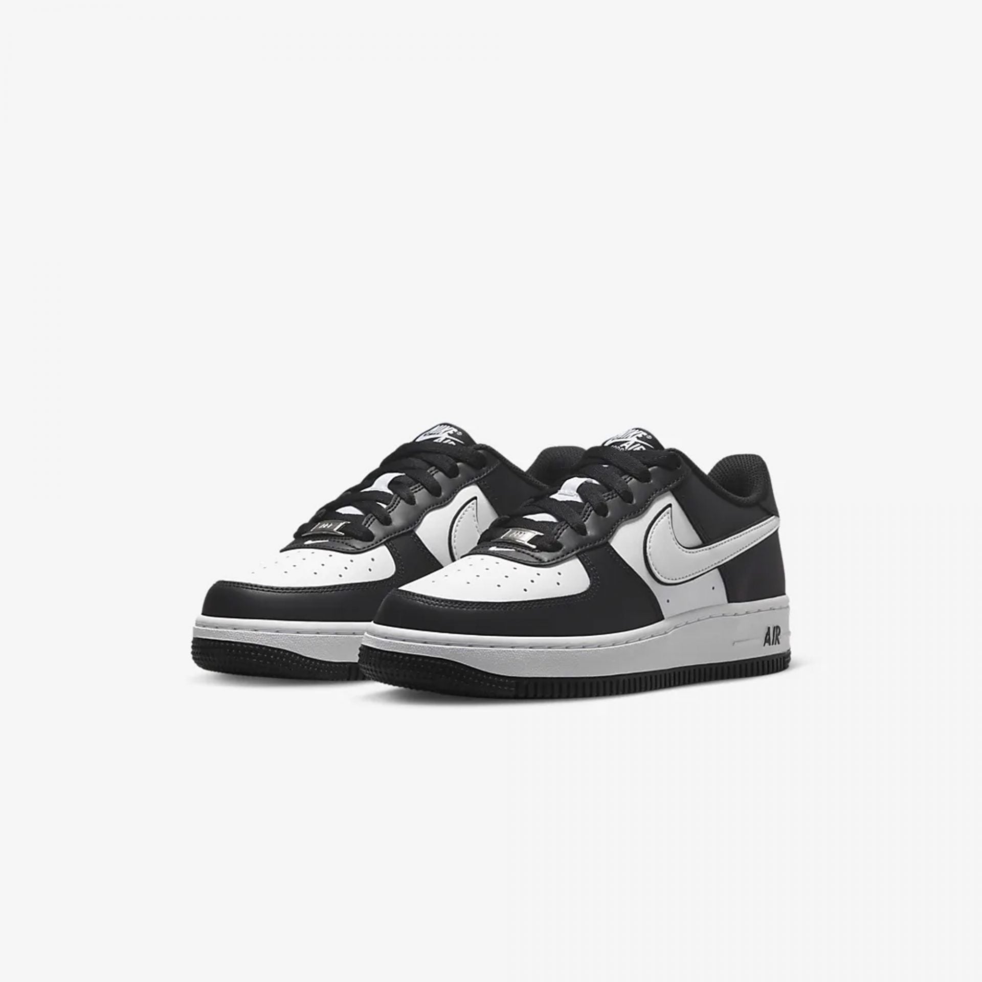 Nike Force 1 LV8 2