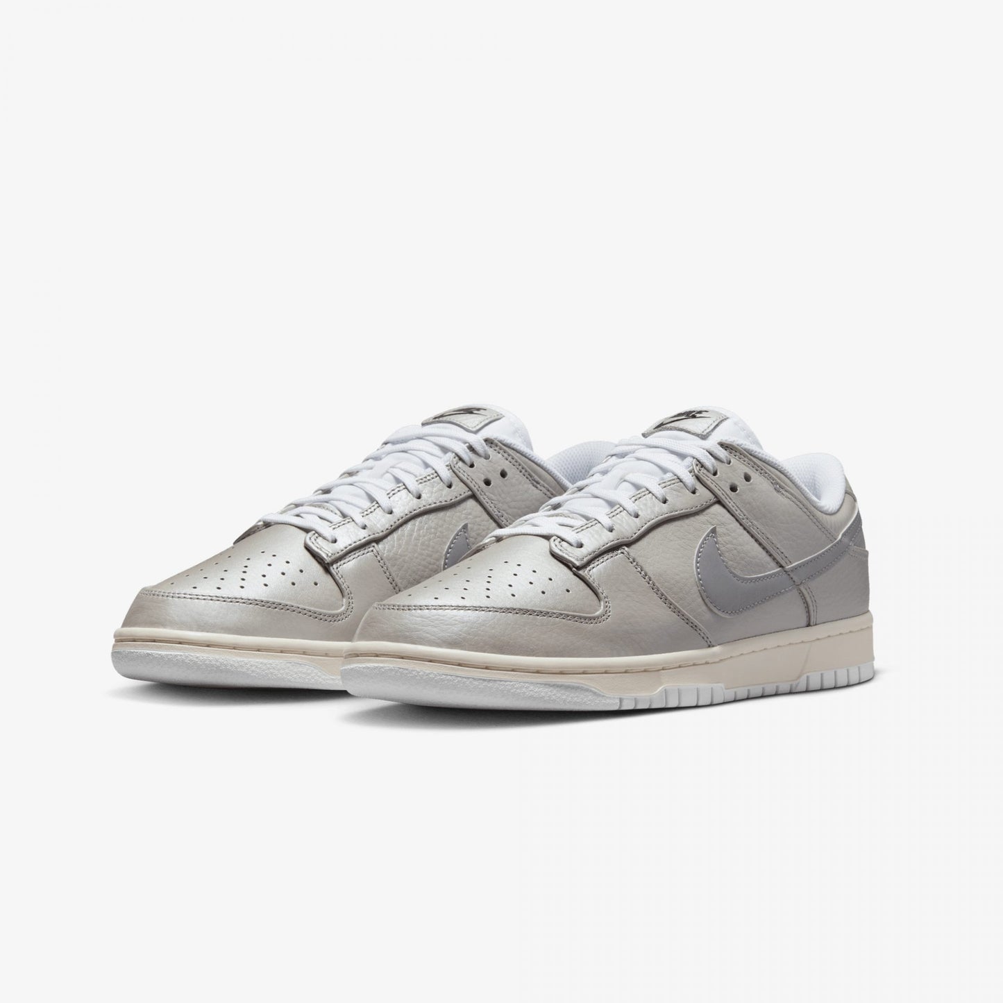 DUNK LOW 'METALLIC SILVER'