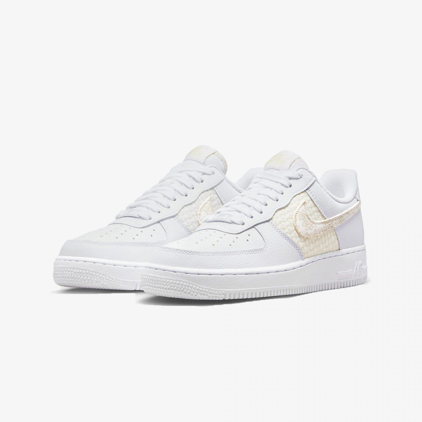 WMN'S AIR FORCE 1 07 SE 'WHITE / GOLD'