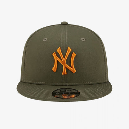 New Era | NEW YORK Yankees League Essential Khaki 9FIFTY Snapback Cap