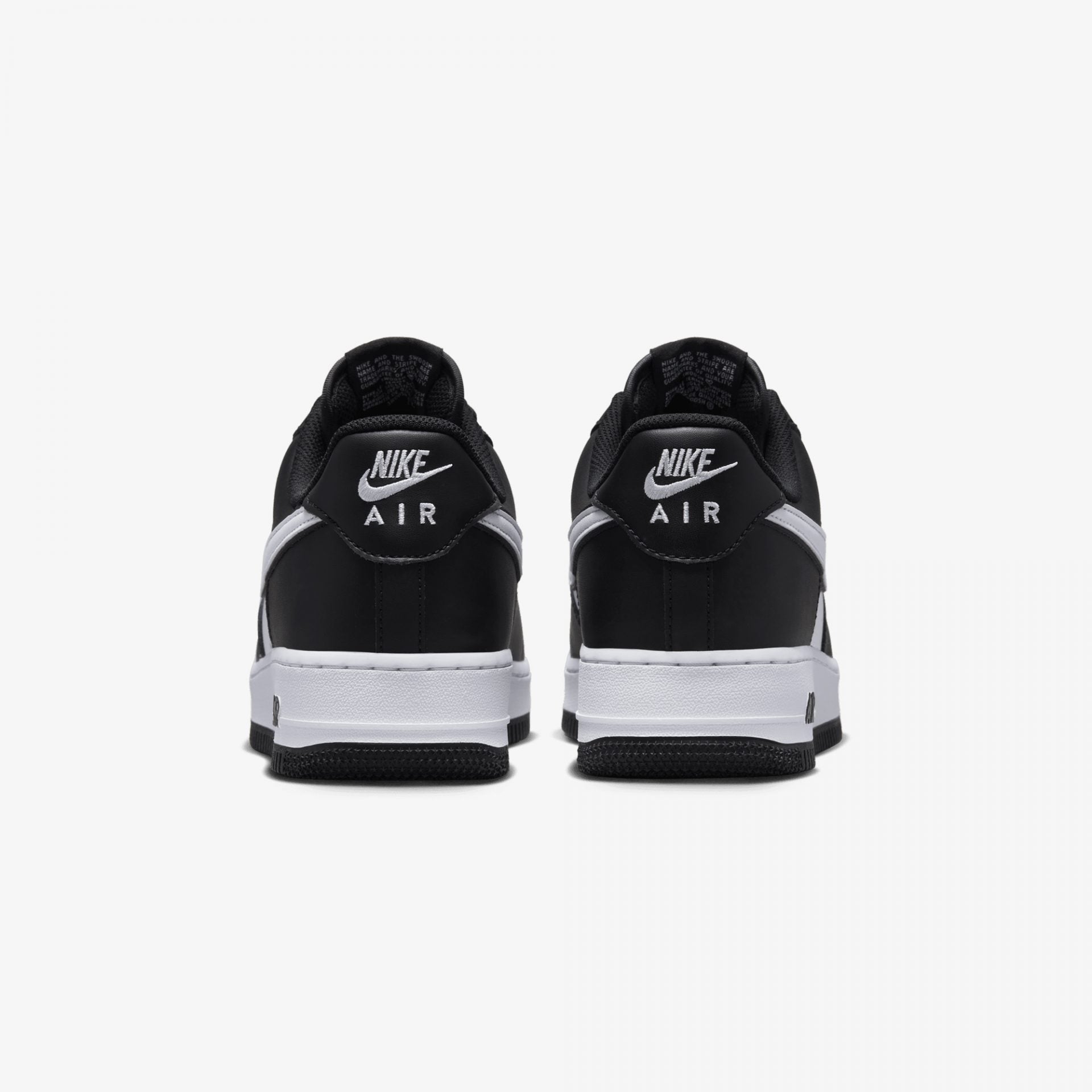 AIR FORCE 1 '07 'BLACK/WHITE' – Superkicks