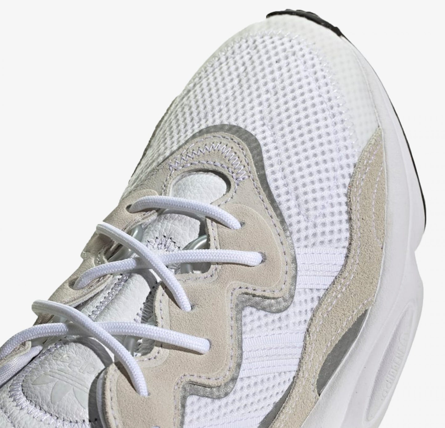 OZWEEGO 'CLOUD WHITE/ CORE BLACK'