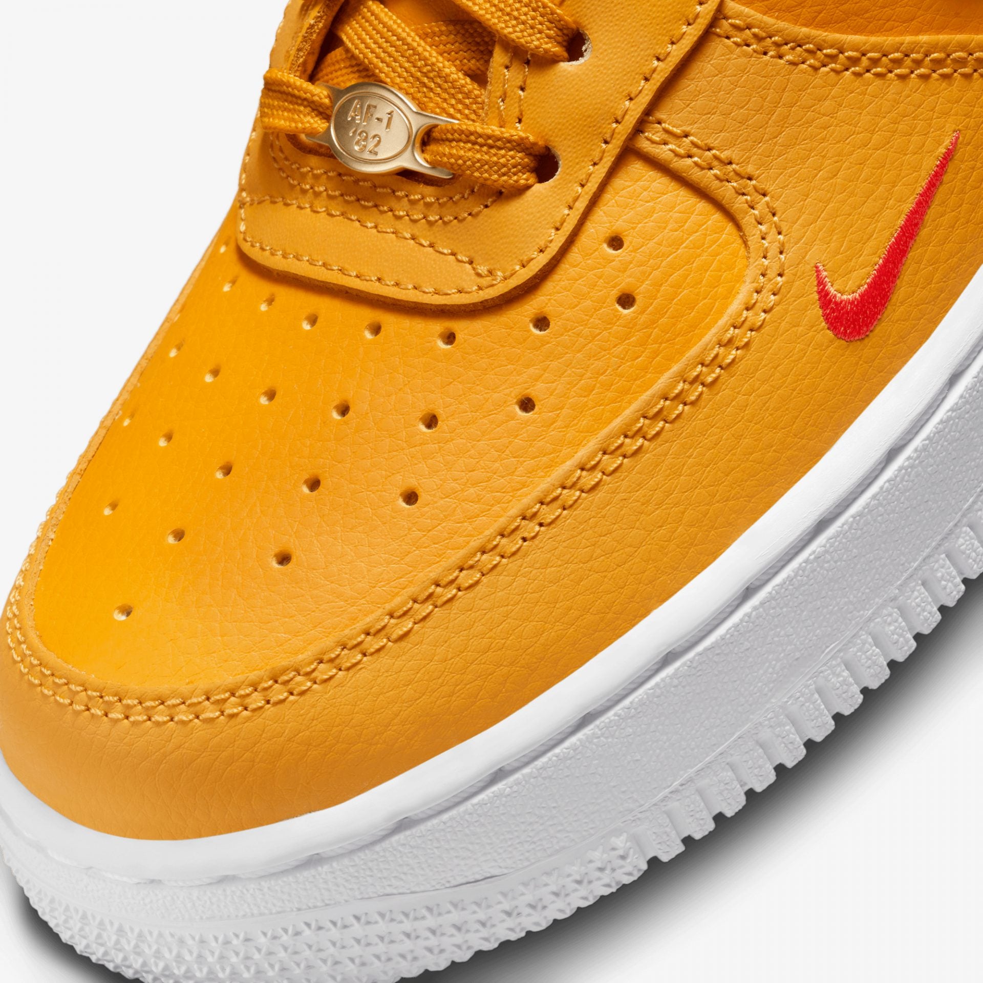 Buy Yellow White Nike Air force '07 SE Shoes for Women Online