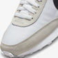 Nike | DAYBREAK  { WHITE/BLACK