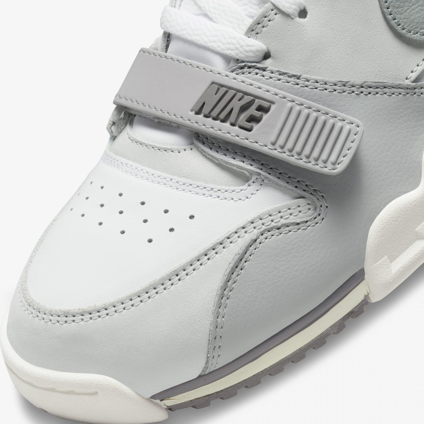 AIR TRAINER 1 ' PHOTON DUST/LIGHT SMOKE '