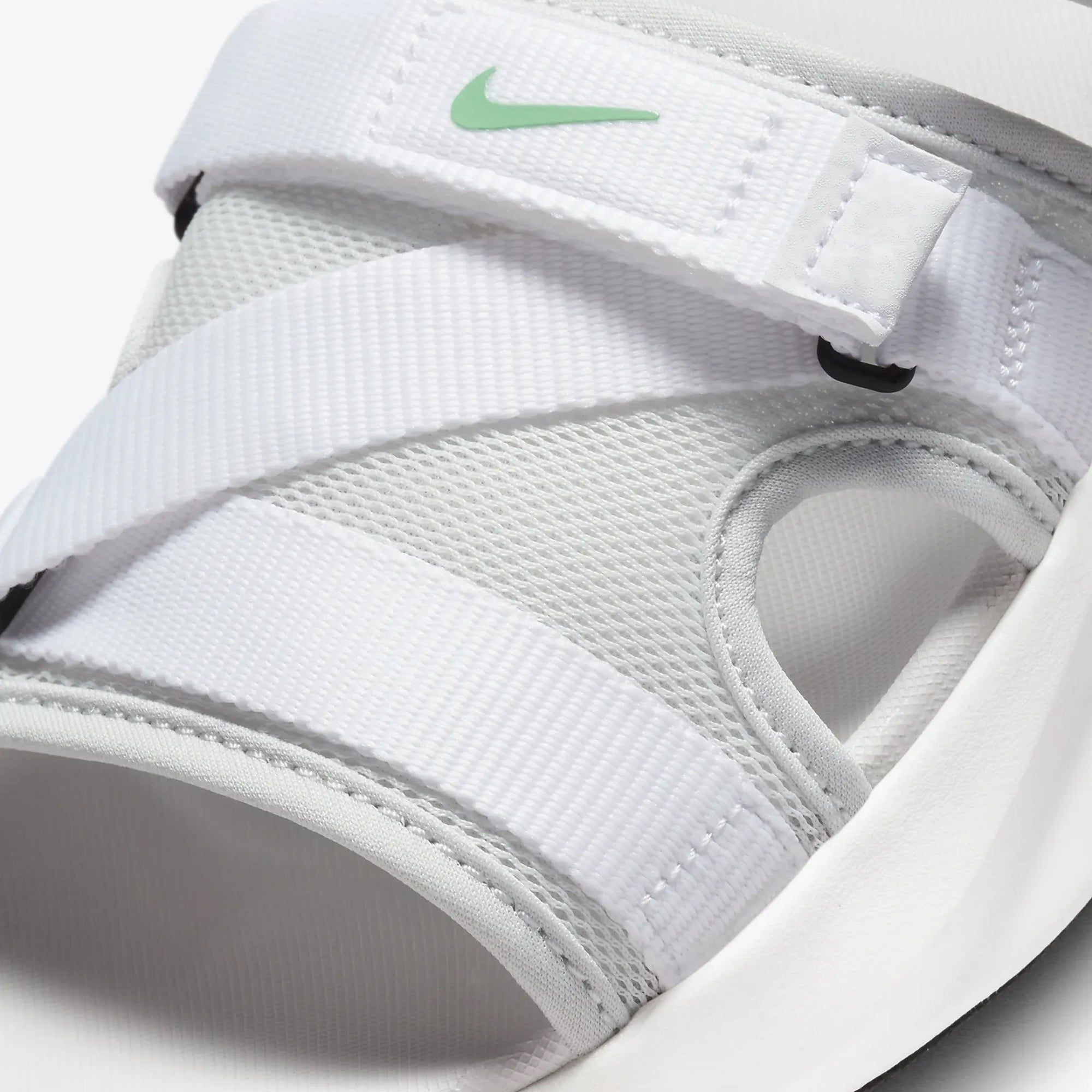 Nike Women's Air Max INTRLK Lite Sneaker | Famous Footwear