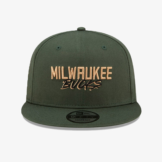 MILWAUKEE BUCKS SCRIPT LOGO KHAKI 9FIFTY SNAPBACK CAP